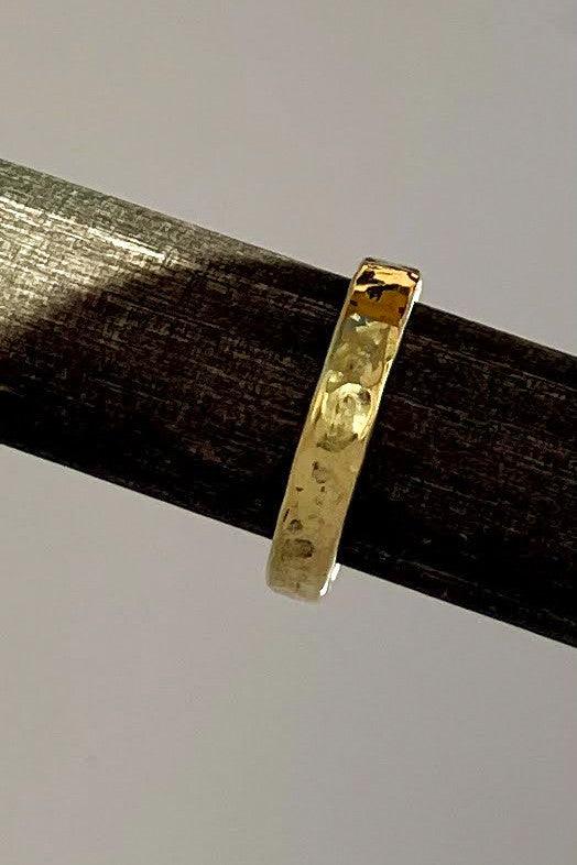 Gold cremation ring 3mm width – Outside Sol